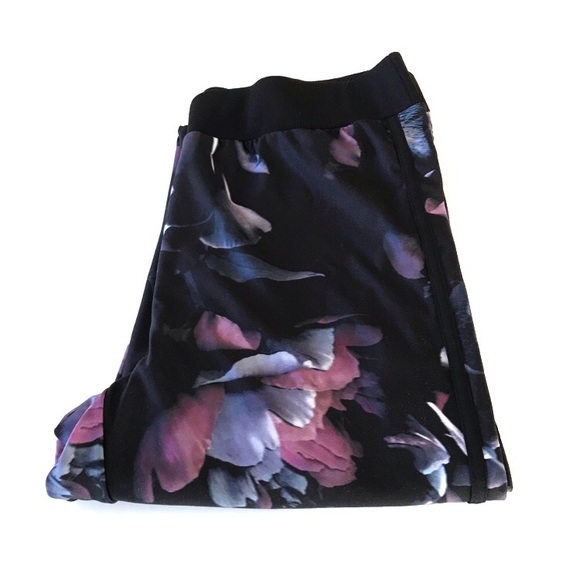 Reitmans medium floral printed jogger - Picture 5 of 7